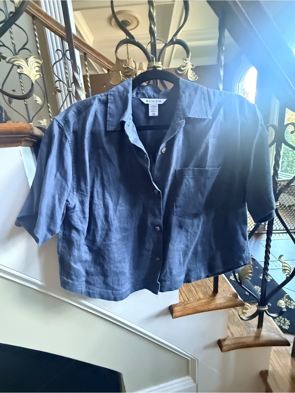 Athleta EUC Blue Retreat Linen Short Sleeve shirt. XS button front . pocket.1x